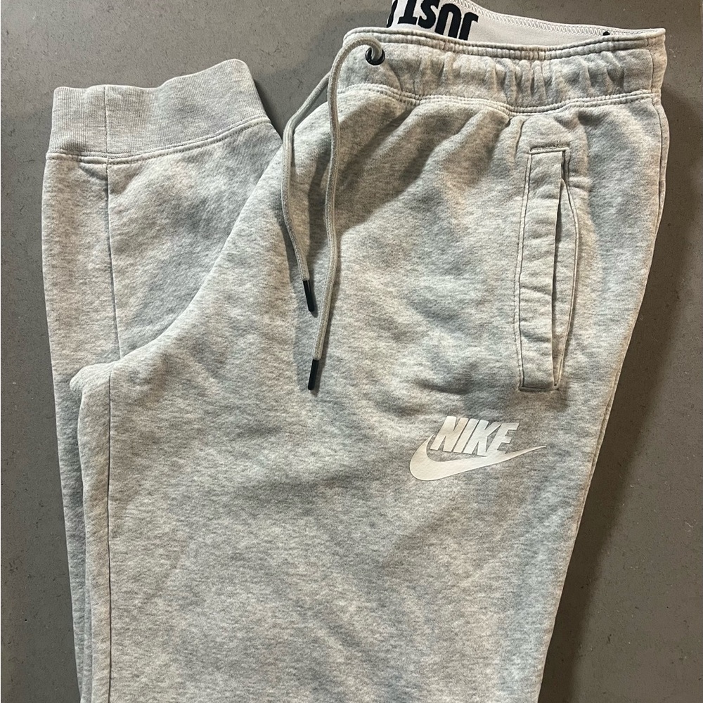 Women’s Light Gray Sweatpants